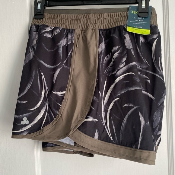 NWT - TEK GEAR Mid Rise Shorts, Size: XXL - Picture 4 of 6